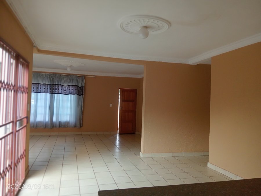 To Let 3 Bedroom Property for Rent in Geelhoutpark North West
